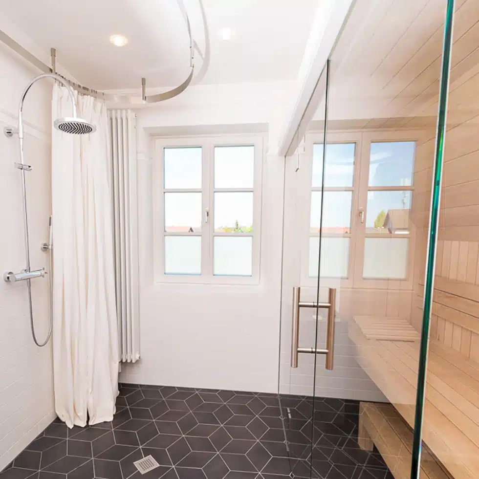 KATZBECK Fenster in schneebedeckter Berglandschaf